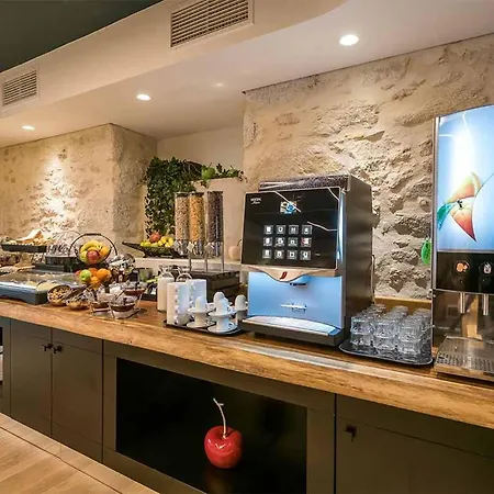מלון Artion Boutique By Enorme